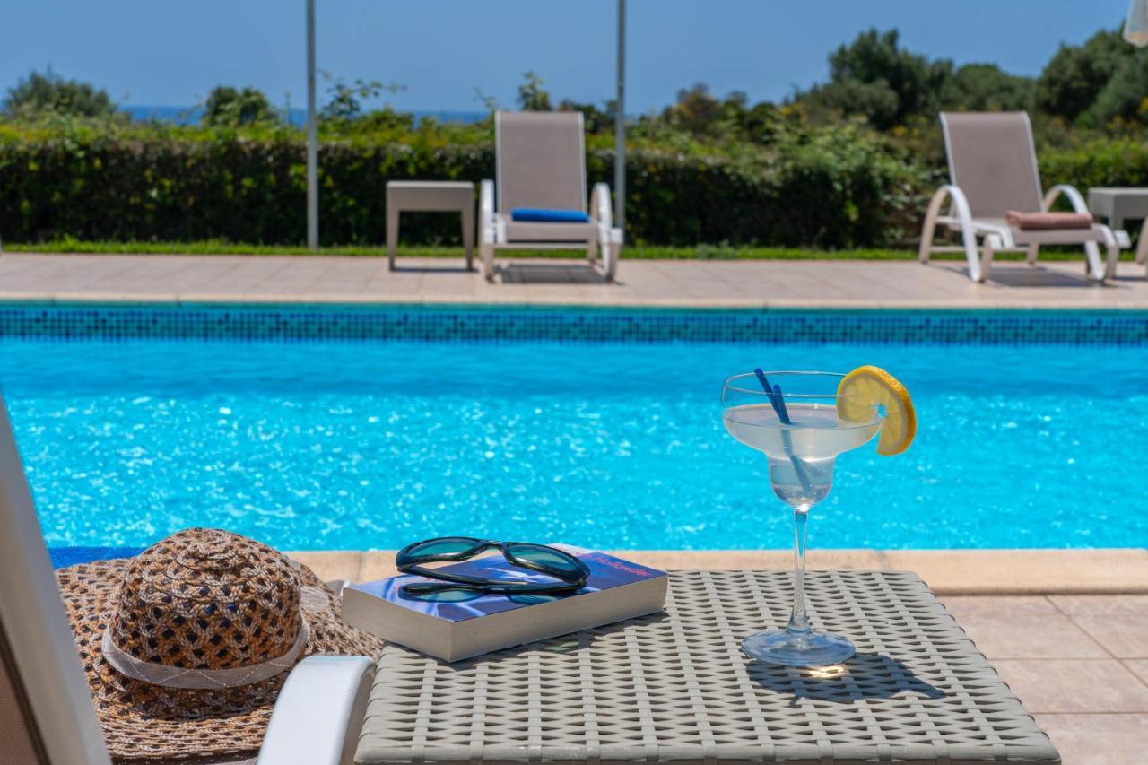 Monambeles Villas Свороната Екстериор снимка