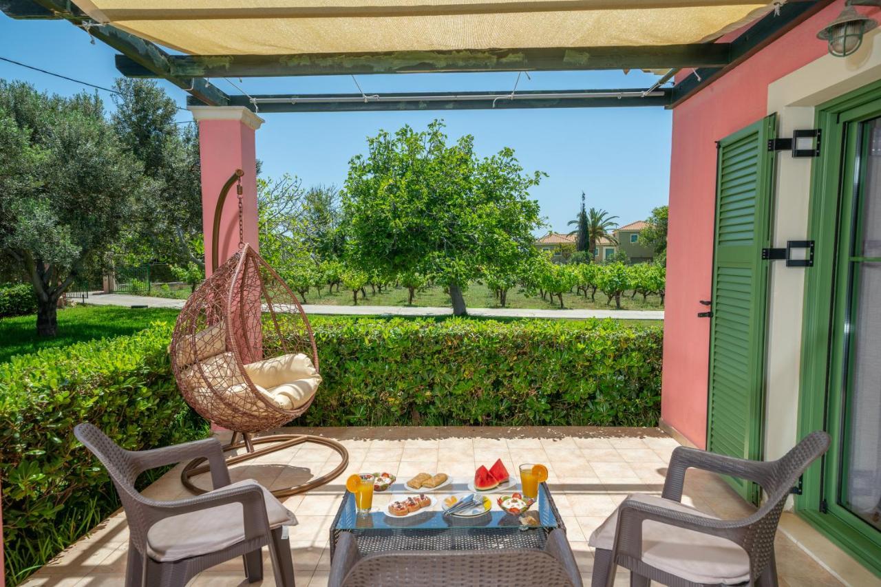 Monambeles Villas Свороната Екстериор снимка