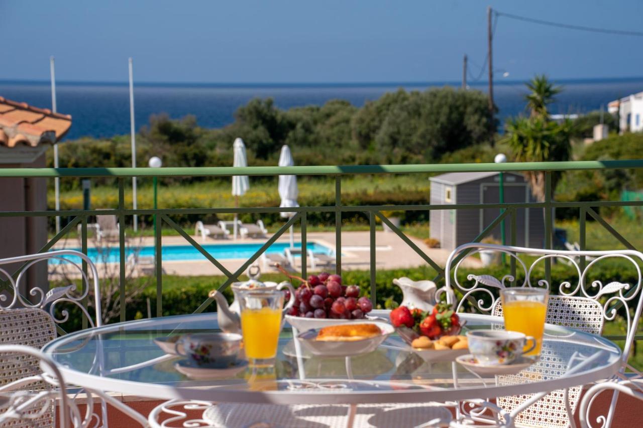 Monambeles Villas Свороната Екстериор снимка