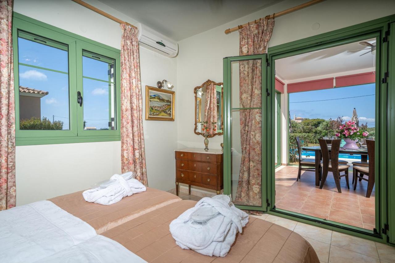 Monambeles Villas Свороната Екстериор снимка