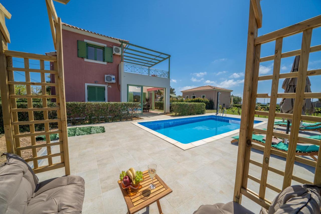 Monambeles Villas Свороната Екстериор снимка