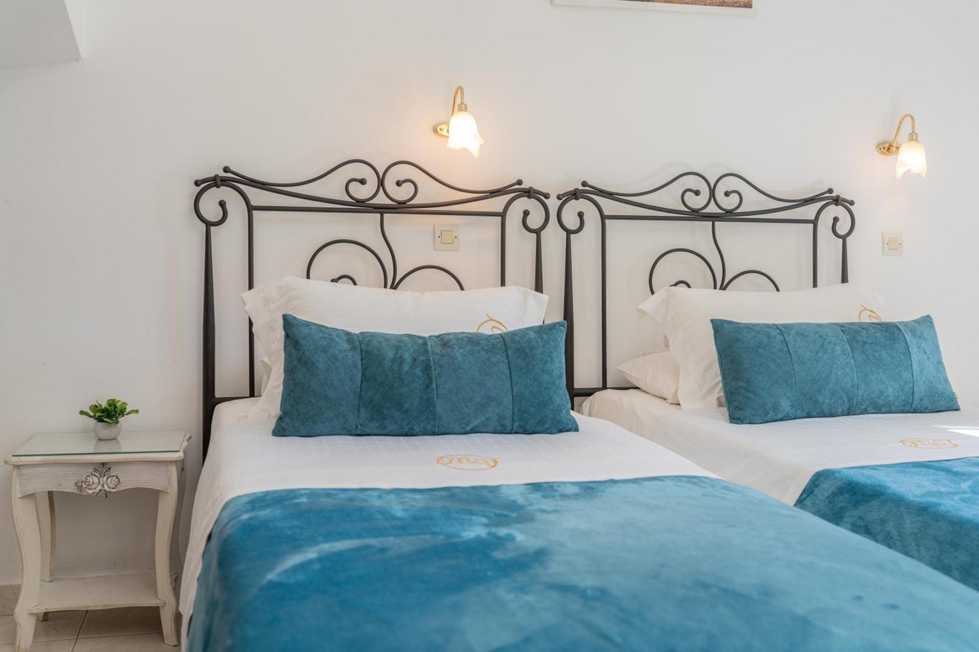 Monambeles Villas Свороната Екстериор снимка