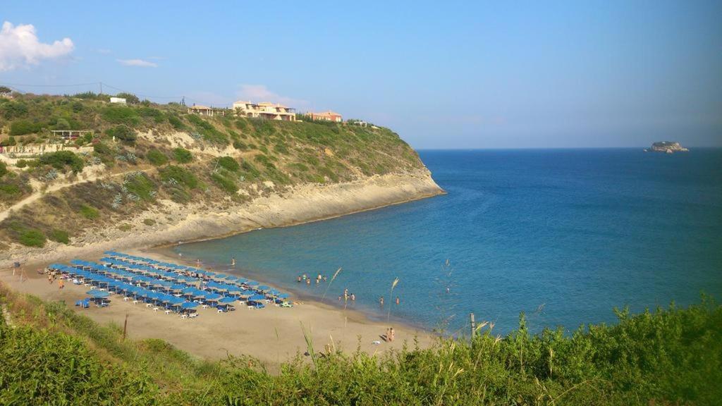 Monambeles Villas Свороната Екстериор снимка